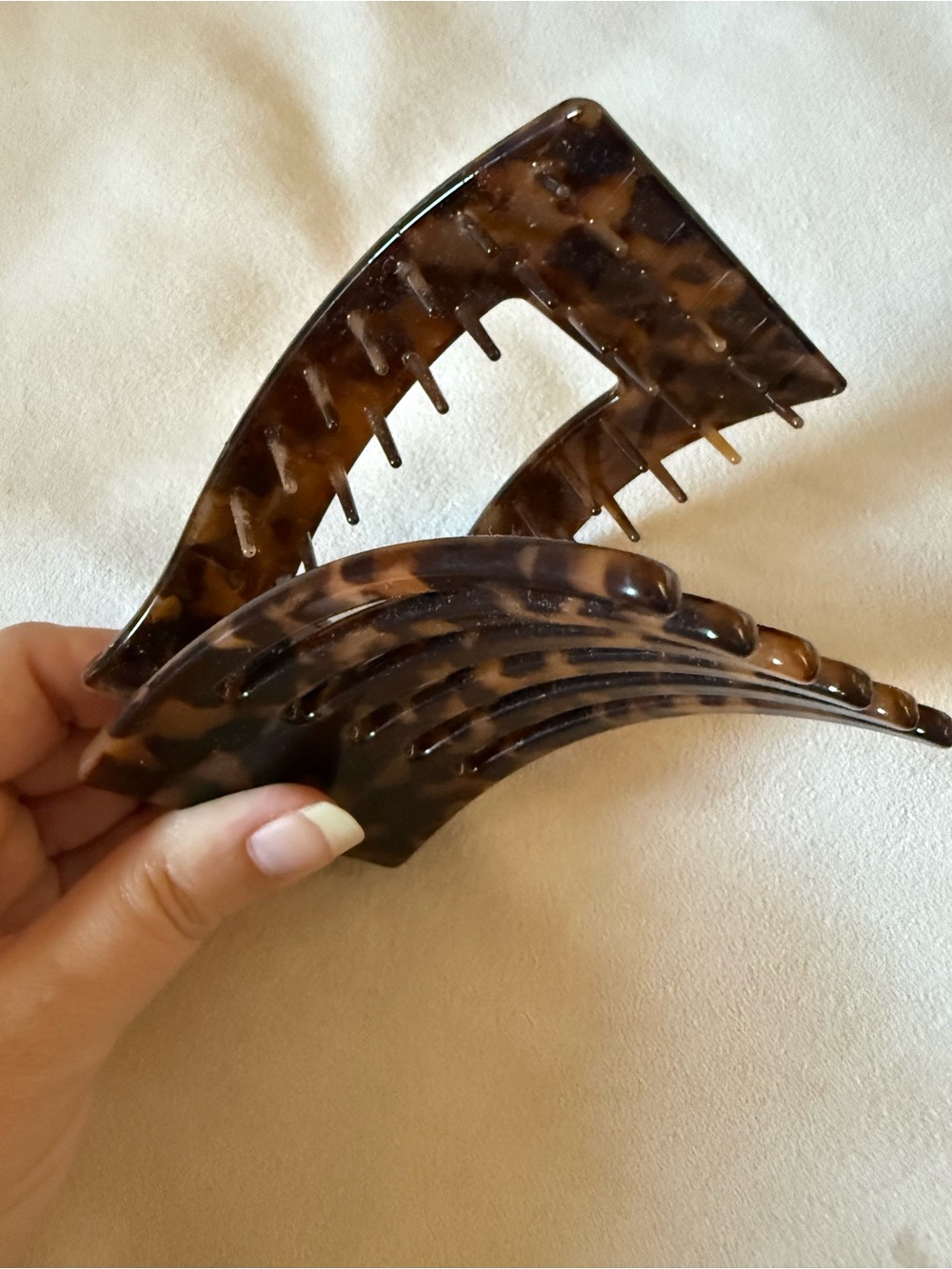 Geometric Tortoise Shell Claw Clip - Picture 5 of 5